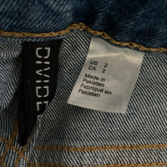 H&M high waisted denim shorts size 2 - Picture 3 of 3